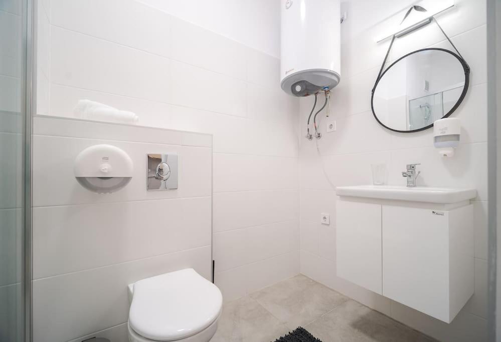 Mycampus 1 Bdrm, Stay 4, Free Parking, Garden, Self Check-In Sófia Exterior foto